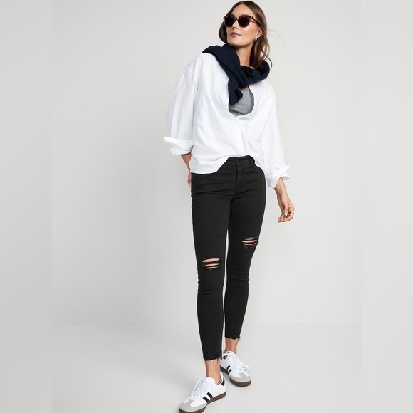 Old Navy Black Rockstar Super Skinny Jean - Picture 1 of 7